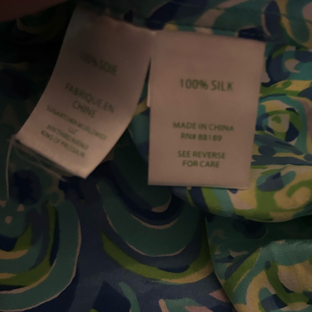 Lilly Pulitzer Elsa Silk Blouse Lilly's Lagoon or "Peacock" print size XS - Picture 5 of 5
